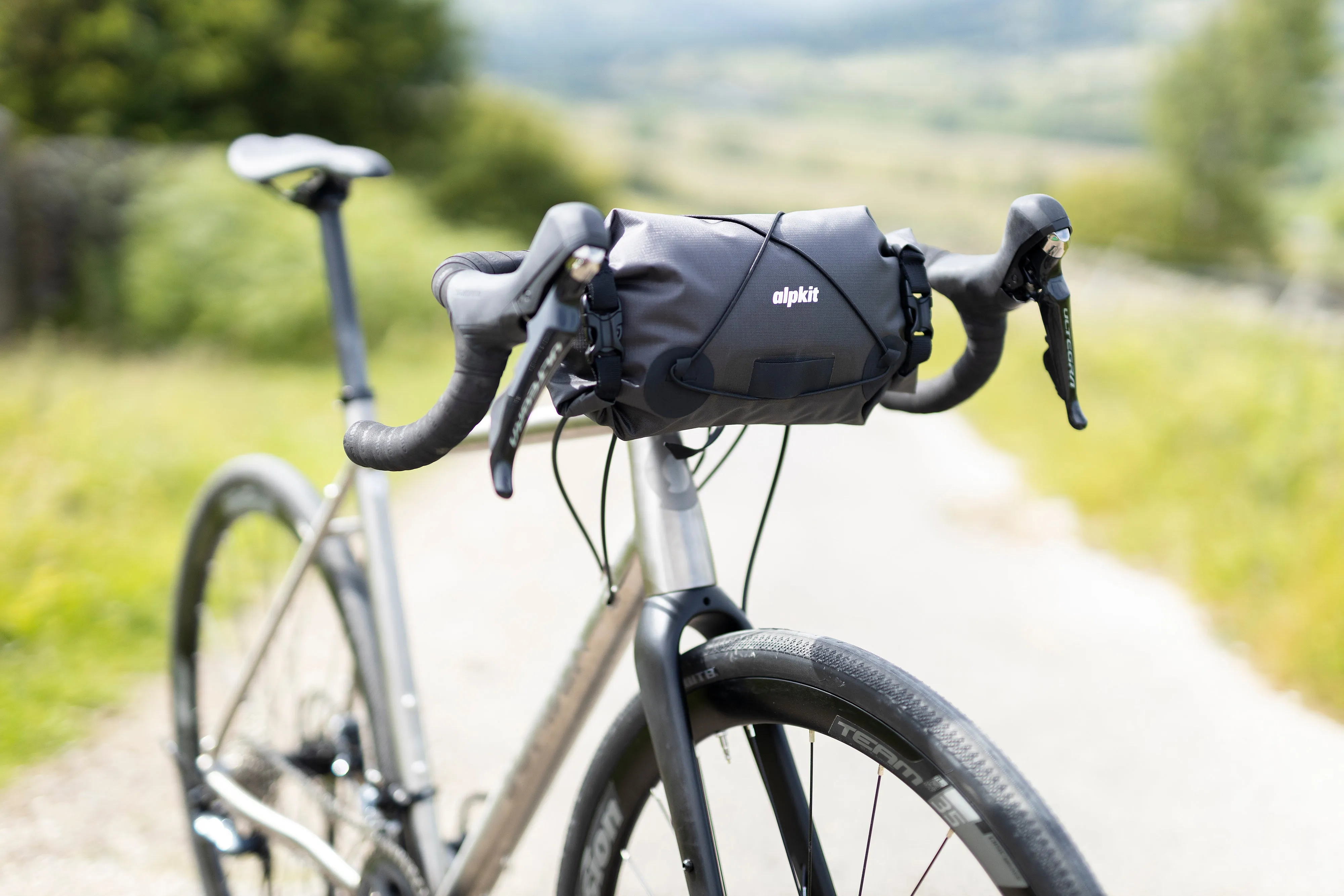 Deluge Handlebar Bag 3L